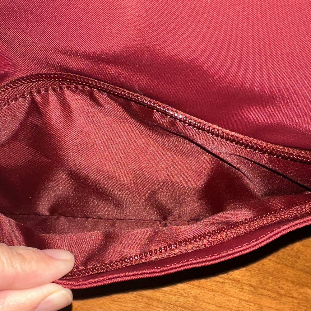 lululemon athletica City Essentials Pouch in Burgundy/Rockwood NWT - Picture 8 of 13